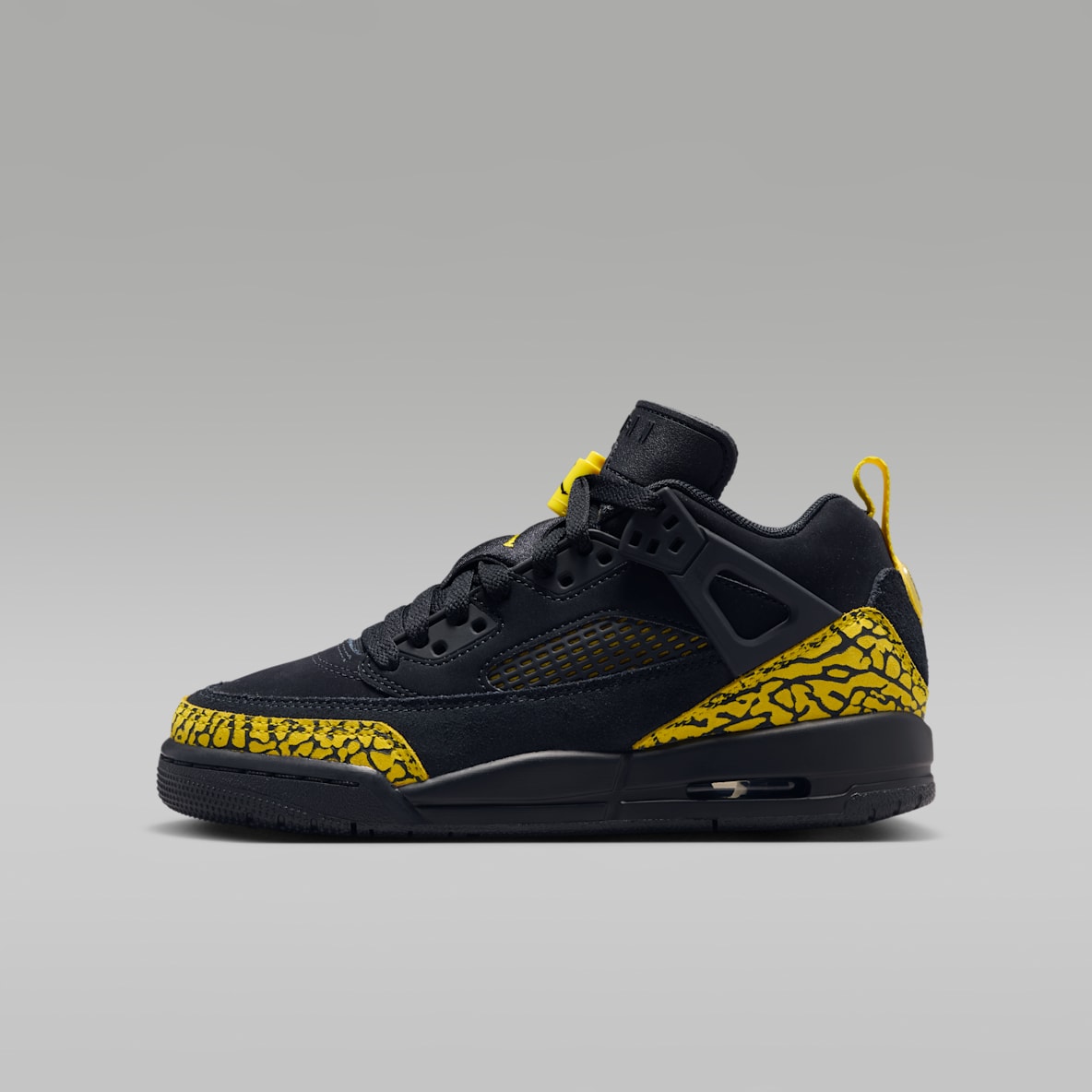 Jordan Black Low Top Shoes. Nike.com
